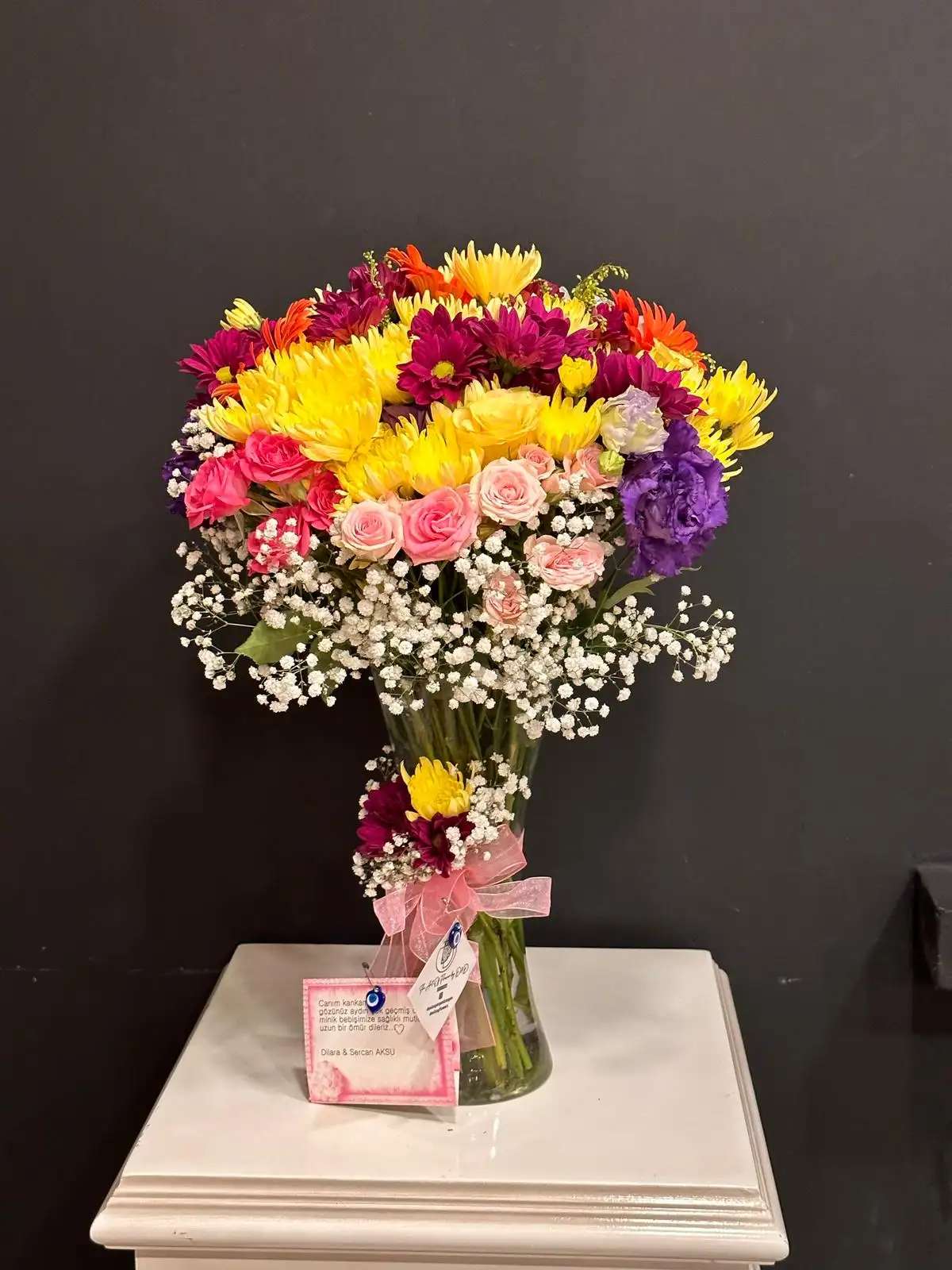 Vazoda Mevsim Çiçekleri 